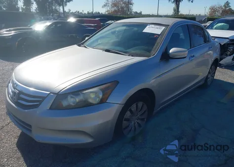 2011 Honda Accord 2.4 Lx z USA, uszkodzony, nr VIN 1HGCP2F31BA020505